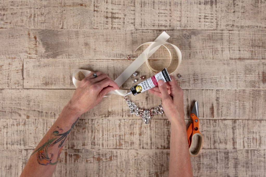 How to Glue Fabric to Plastic? Glue Things