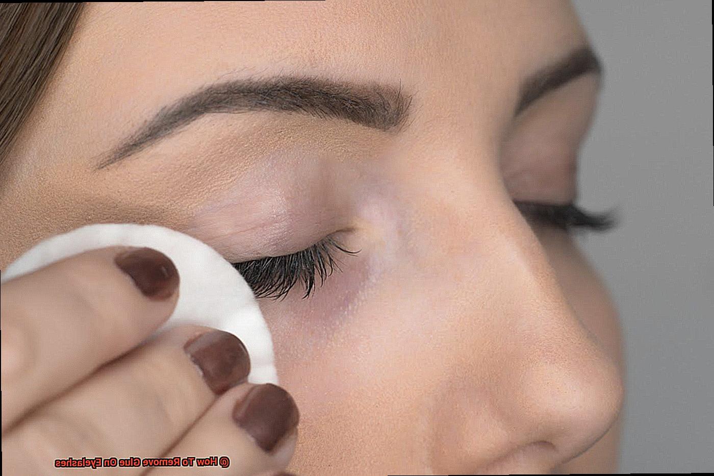 How To Remove Glue On Eyelashes-7