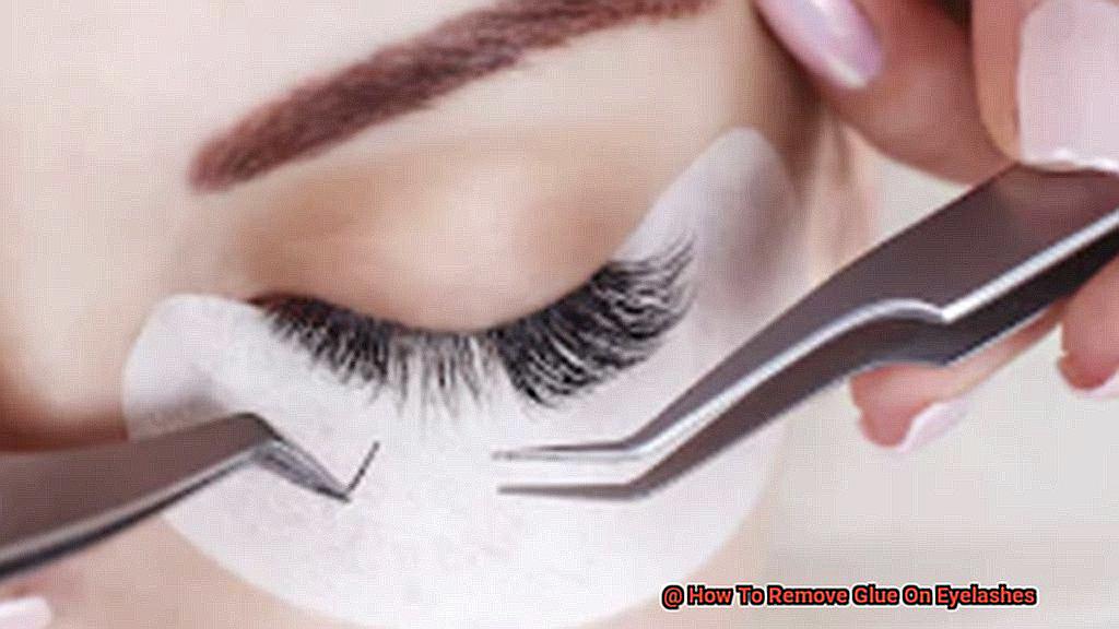 How To Remove Glue On Eyelashes-3