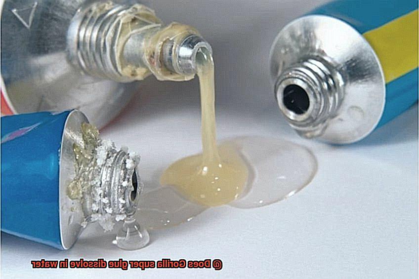 Does Gorilla super glue dissolve in water-2