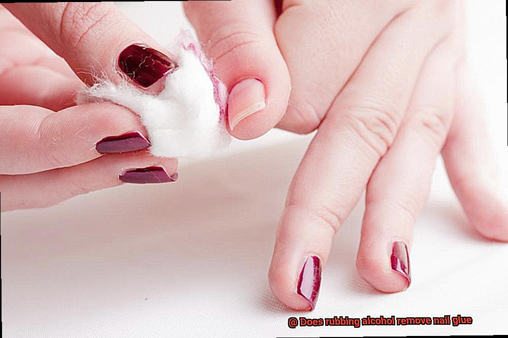 Does rubbing alcohol remove nail glue-4