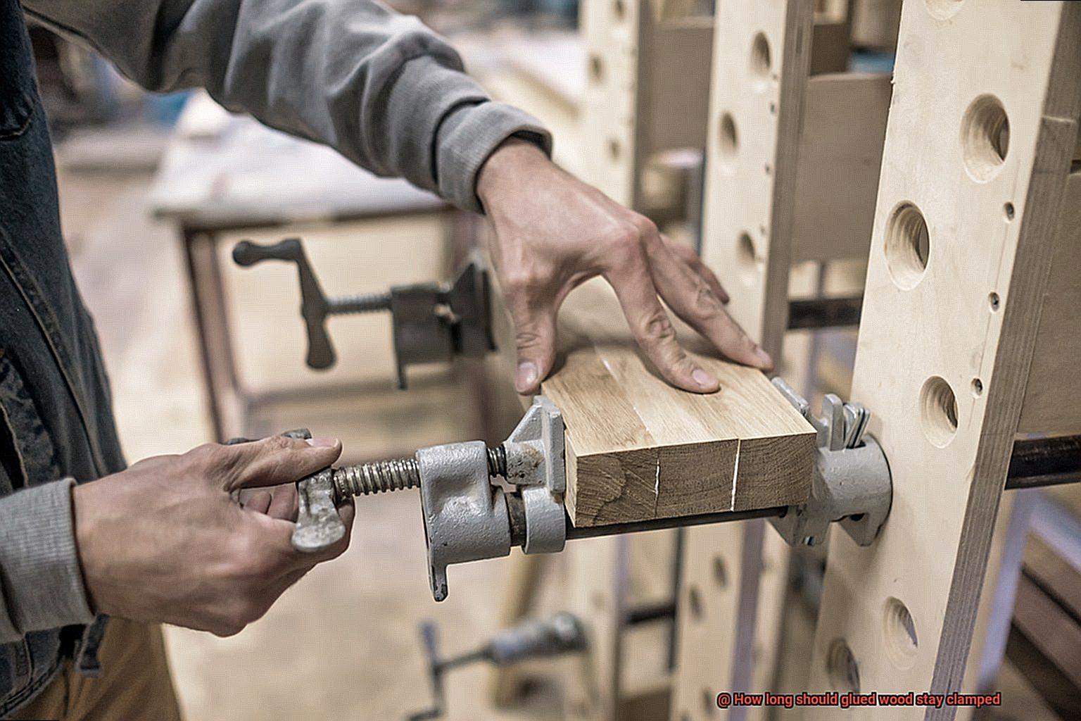 How long should glued wood stay clamped-7