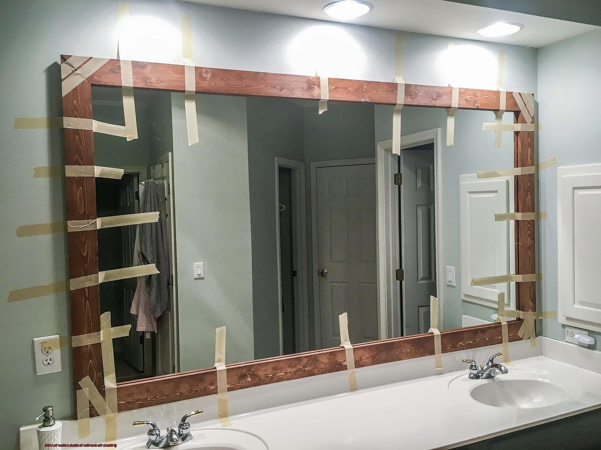 What Is The Best Glue To Attach A Mirror To A Wall? Glue Things
