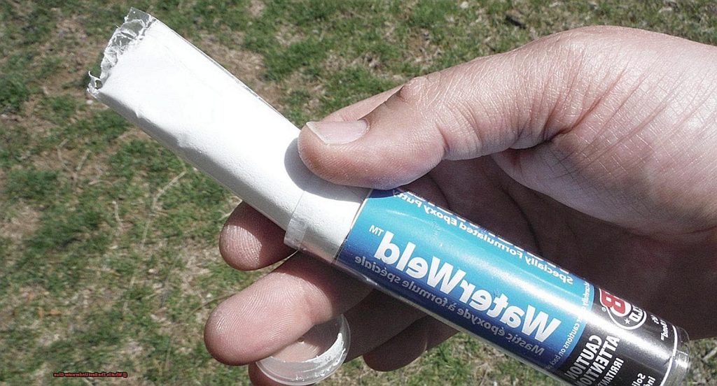 What Is The Best Underwater Glue? Glue Things
